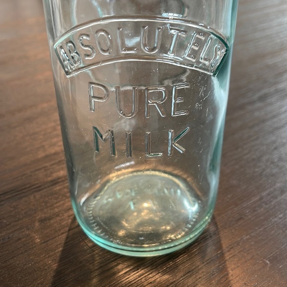 Absolutely Pure Milk Glass Bottle Made in Italy - Picture 1 of 10